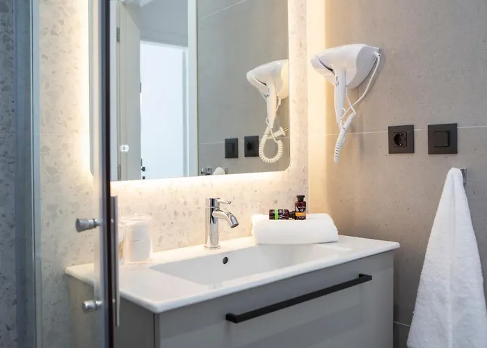 Achillion 4* Lefkada City