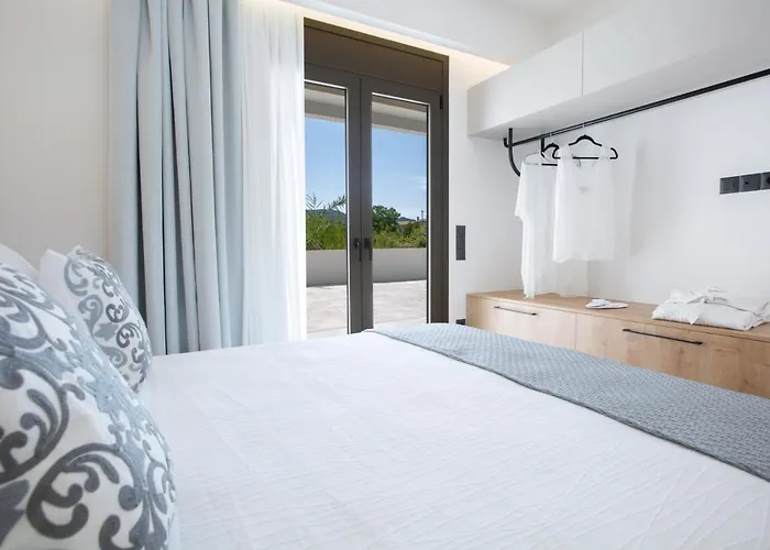 Achillion 4* Lefkada City