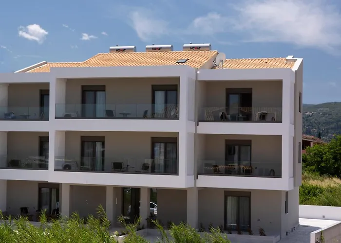 Achillion Aparthotel 4*